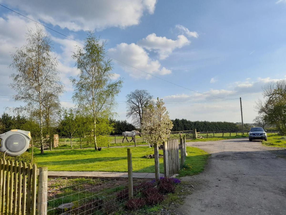 Mile House Barn Bed & Breakfast Nantwich Bagian luar foto